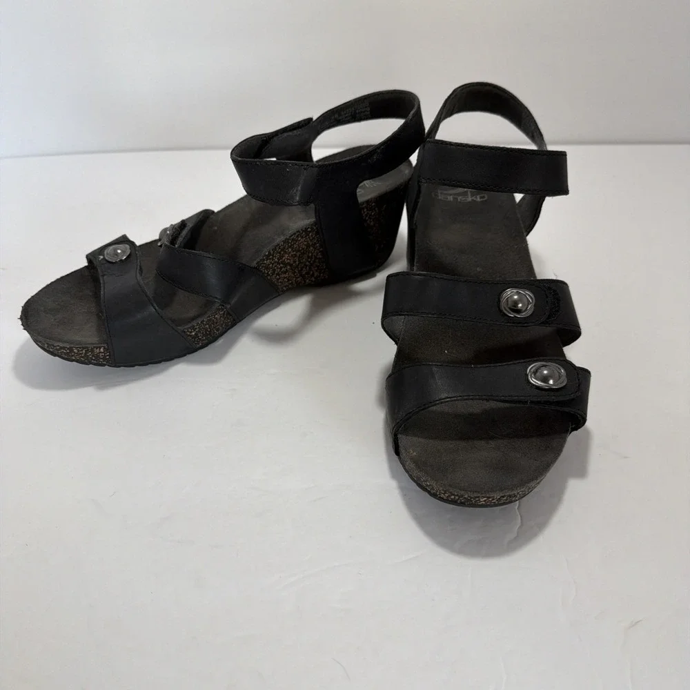 Dansko Wedge Sandals US 8 EU 38 UK 6 Savannah Black Waxy